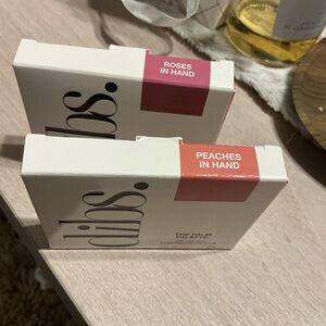 Peaches in Hand and Roses in Hand Cream Set eyeshadow sets